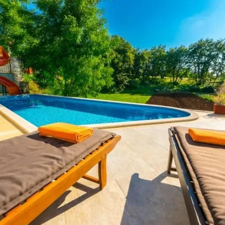 Macan By Istrialux Villa *